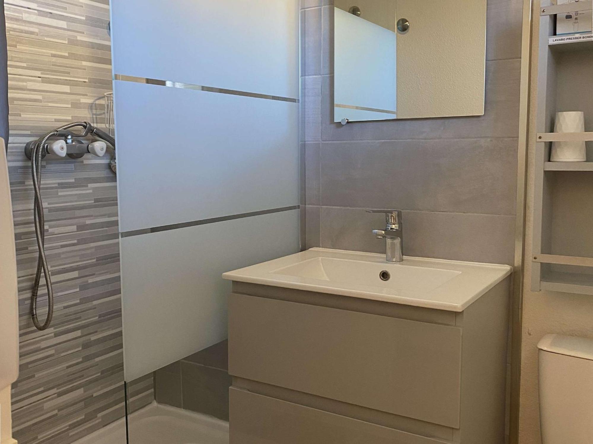 Studio Cosy Avec Terrasse, Parking, Proche Thermes - Balaruc-Les-Bains - Fr-1-553-89 エクステリア 写真